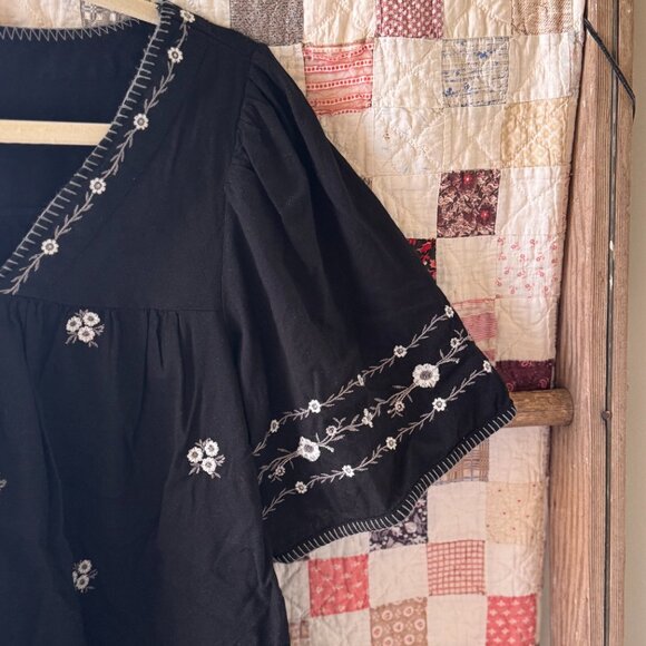 Old Navy Flowy Bell-sleeve Top - Picture 3 of 8